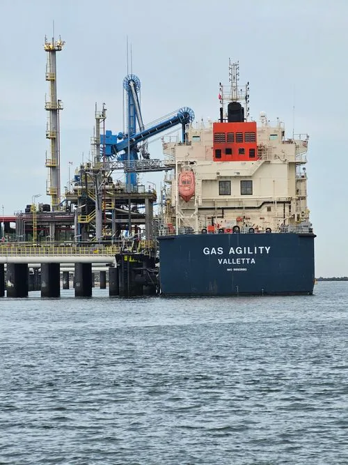 Photograph of a real maritime energy · lng and tankers vessel, used for illustration.